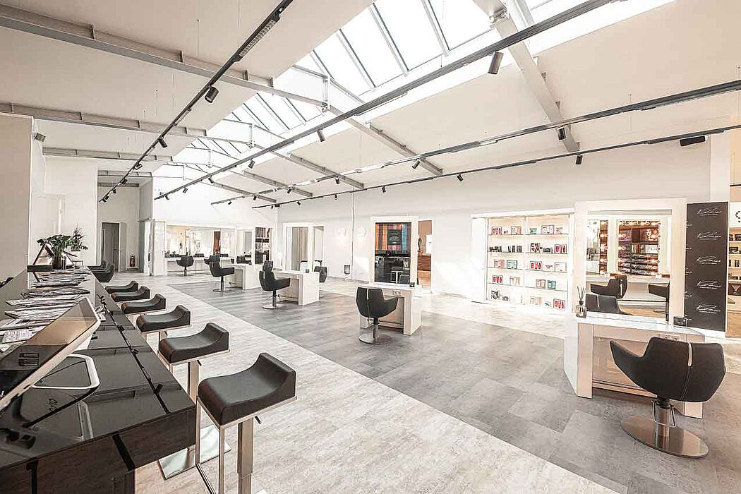 Viel Platz bei Knaus Hairdressing & Lounge